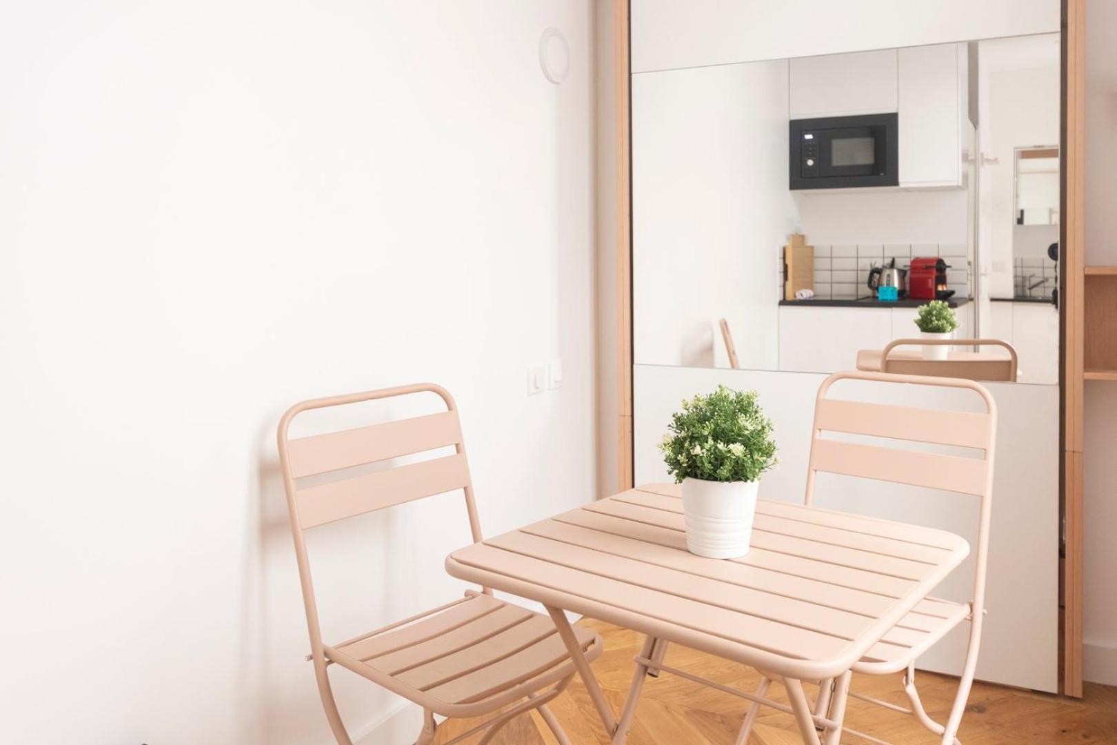 Super Central Mini Studio - 2 Pax, Murphy Bed Paris Eksteriør bilde
