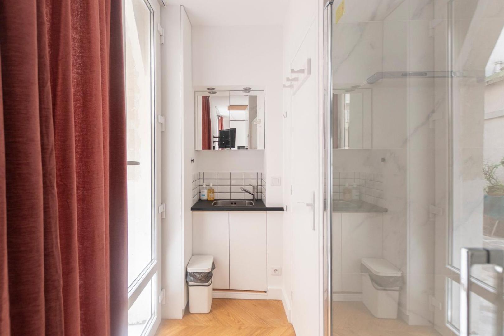 Super Central Mini Studio - 2 Pax, Murphy Bed Paris Eksteriør bilde