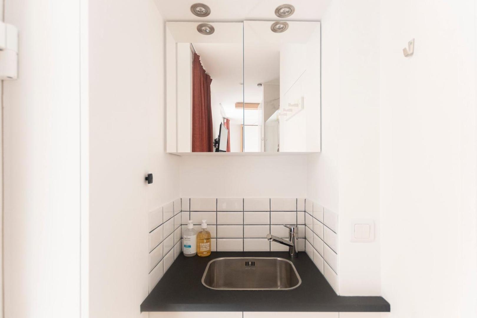 Super Central Mini Studio - 2 Pax, Murphy Bed Paris Eksteriør bilde